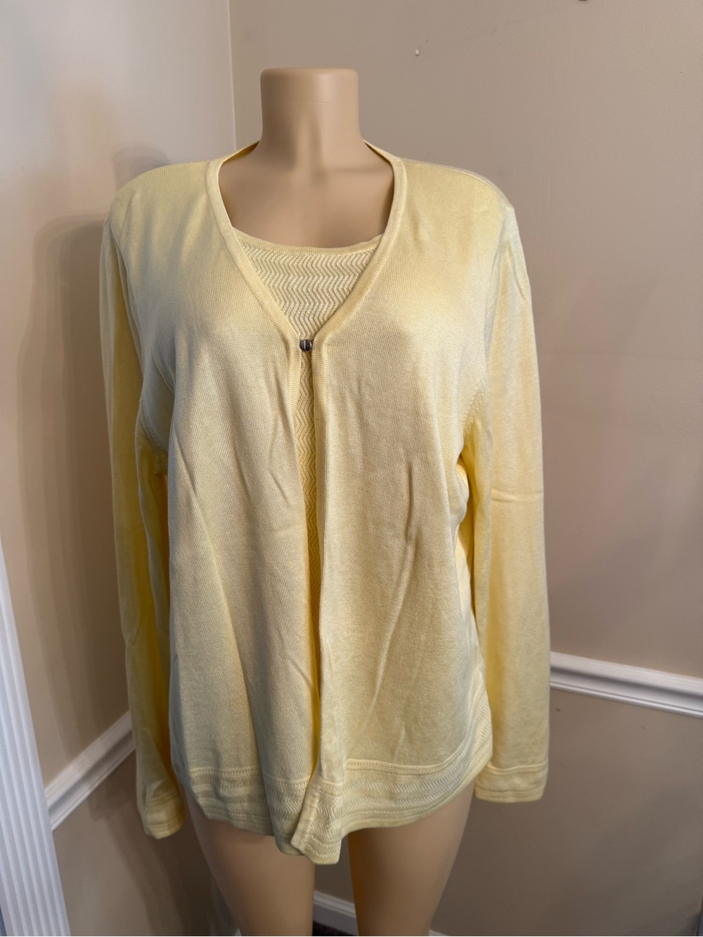 Sag Harbor Pale Yellow V-Neck Cardigan with Inner Shell XL